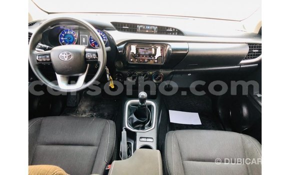 Sayi Imported Toyota Hilux White Mota in Import - Dubai a Maseru Sayi Imported Toyota Hilux White Mota in Import - Dubai a Maseru