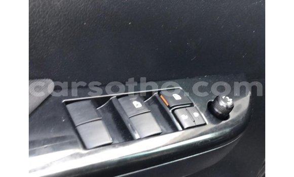 Sayi Imported Toyota Hilux White Mota in Import - Dubai a Maseru Sayi Imported Toyota Hilux White Mota in Import - Dubai a Maseru