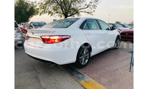 Sayi Imported Toyota Camry White Mota in Import - Dubai a Maseru Sayi Imported Toyota Camry White Mota in Import - Dubai a Maseru