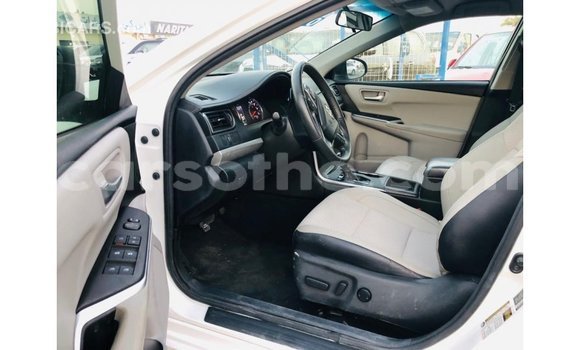 Sayi Imported Toyota Camry White Mota in Import - Dubai a Maseru Sayi Imported Toyota Camry White Mota in Import - Dubai a Maseru
