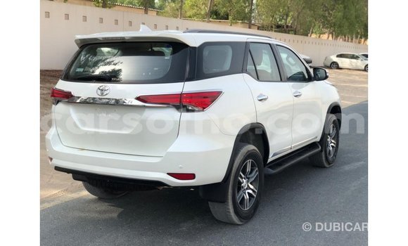 Sayi Imported Toyota Fortuner White Mota in Import - Dubai a Maseru Sayi Imported Toyota Fortuner White Mota in Import - Dubai a Maseru