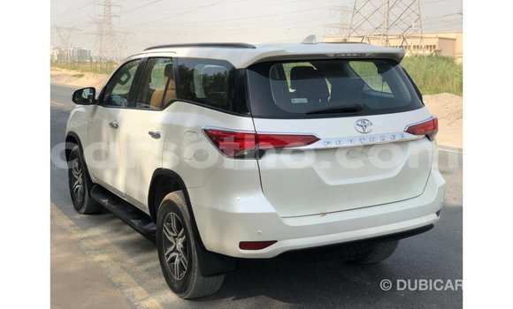 Sayi Imported Toyota Fortuner White Mota in Import - Dubai a Maseru Sayi Imported Toyota Fortuner White Mota in Import - Dubai a Maseru