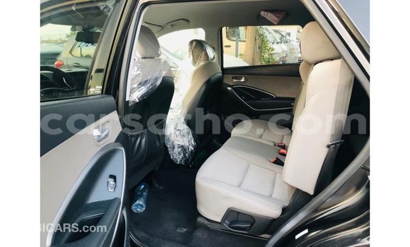Sayi Imported Hyundai Santa Fe Black Mota in Import - Dubai a Maseru Sayi Imported Hyundai Santa Fe Black Mota in Import - Dubai a Maseru