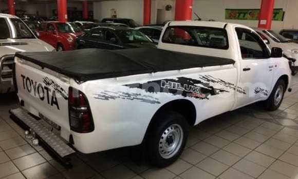 اشتري مستعمل Toyota Hilux White سيارة في Maseru في Maseru اشتري مستعمل Toyota Hilux White سيارة في Maseru في Maseru