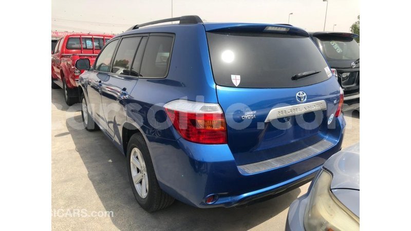 Big with watermark toyota highlander maseru import dubai 18957