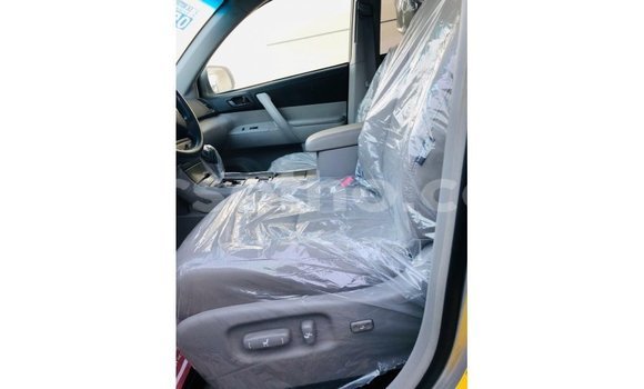 Sayi Imported Toyota Highlander Other Mota in Import - Dubai a Maseru Sayi Imported Toyota Highlander Other Mota in Import - Dubai a Maseru
