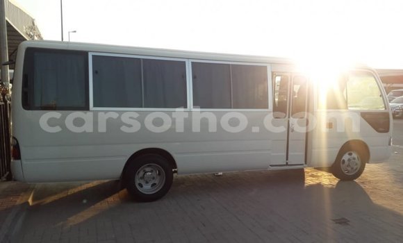 Acheter Import Voiture Toyota Coaster Blanc à Import - Dubai, Maseru Acheter Import Voiture Toyota Coaster Blanc à Import - Dubai, Maseru