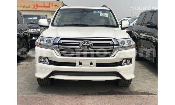 اشتري Imported Toyota Land Cruiser White سيارة في Import - Dubai في Maseru اشتري Imported Toyota Land Cruiser White سيارة في Import - Dubai في Maseru