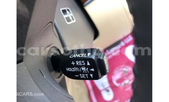 اشتري Imported Toyota Land Cruiser White سيارة في Import - Dubai في Maseru اشتري Imported Toyota Land Cruiser White سيارة في Import - Dubai في Maseru