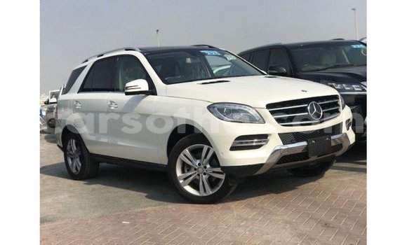 اشتري Imported Mercedes-Benz 190 White سيارة في Import - Dubai في Maseru اشتري Imported Mercedes-Benz 190 White سيارة في Import - Dubai في Maseru