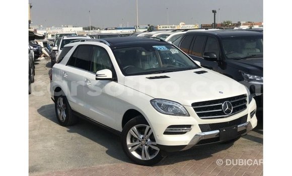 اشتري Imported Mercedes-Benz 190 White سيارة في Import - Dubai في Maseru اشتري Imported Mercedes-Benz 190 White سيارة في Import - Dubai في Maseru