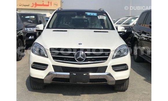 اشتري Imported Mercedes-Benz 190 White سيارة في Import - Dubai في Maseru اشتري Imported Mercedes-Benz 190 White سيارة في Import - Dubai في Maseru