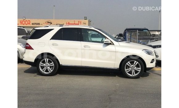اشتري Imported Mercedes-Benz 190 White سيارة في Import - Dubai في Maseru اشتري Imported Mercedes-Benz 190 White سيارة في Import - Dubai في Maseru