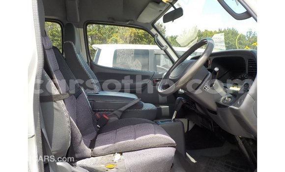 اشتري Imported Toyota Hiace White سيارة في Import - Dubai في Maseru اشتري Imported Toyota Hiace White سيارة في Import - Dubai في Maseru