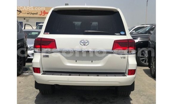 اشتري Imported Toyota Land Cruiser White سيارة في Import - Dubai في Maseru اشتري Imported Toyota Land Cruiser White سيارة في Import - Dubai في Maseru