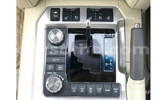 اشتري Imported Toyota Land Cruiser White سيارة في Import - Dubai في Maseru اشتري Imported Toyota Land Cruiser White سيارة في Import - Dubai في Maseru