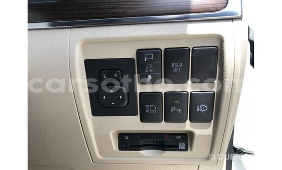 اشتري Imported Toyota Land Cruiser White سيارة في Import - Dubai في Maseru اشتري Imported Toyota Land Cruiser White سيارة في Import - Dubai في Maseru
