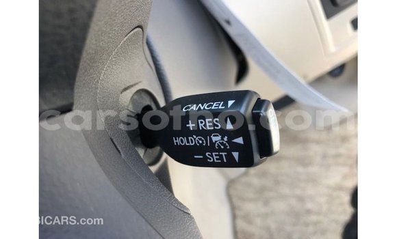 اشتري Imported Toyota Land Cruiser White سيارة في Import - Dubai في Maseru اشتري Imported Toyota Land Cruiser White سيارة في Import - Dubai في Maseru