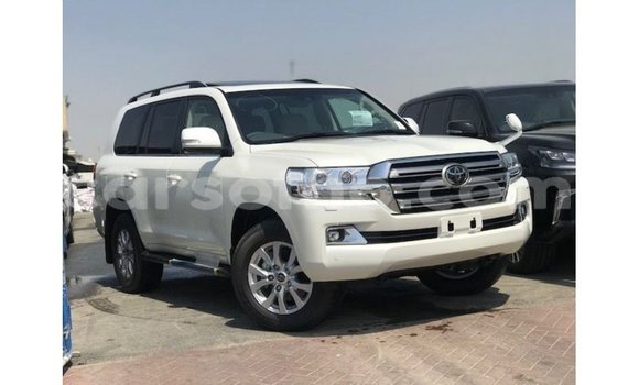 Buy Import Toyota Land Cruiser White Car in Import - Dubai in Maseru Buy Import Toyota Land Cruiser White Car in Import - Dubai in Maseru