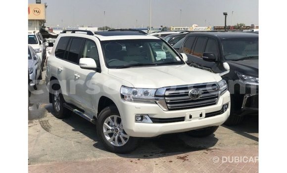 Buy Import Toyota Land Cruiser White Car in Import - Dubai in Maseru Buy Import Toyota Land Cruiser White Car in Import - Dubai in Maseru