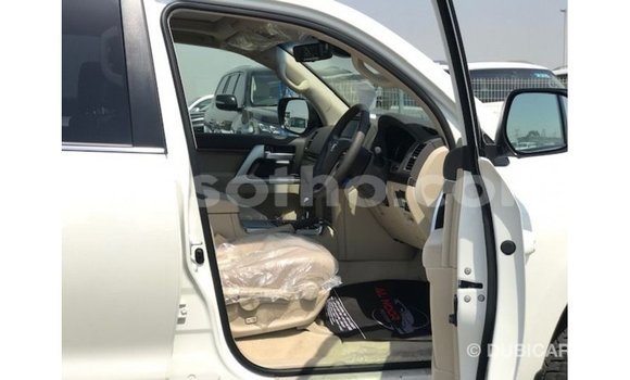 Buy Import Toyota Land Cruiser White Car in Import - Dubai in Maseru Buy Import Toyota Land Cruiser White Car in Import - Dubai in Maseru