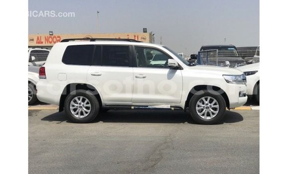 Buy Import Toyota Land Cruiser White Car in Import - Dubai in Maseru Buy Import Toyota Land Cruiser White Car in Import - Dubai in Maseru