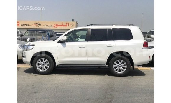 Buy Import Toyota Land Cruiser White Car in Import - Dubai in Maseru Buy Import Toyota Land Cruiser White Car in Import - Dubai in Maseru