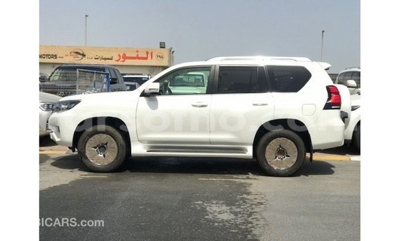 Sayi Imported Toyota Prado White Mota in Import - Dubai a Maseru Sayi Imported Toyota Prado White Mota in Import - Dubai a Maseru