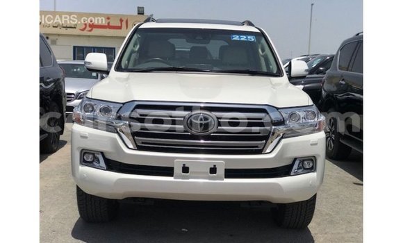 Buy Import Toyota Land Cruiser White Car in Import - Dubai in Maseru Buy Import Toyota Land Cruiser White Car in Import - Dubai in Maseru