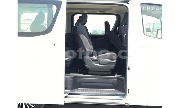 اشتري Imported Toyota Granvia White سيارة في Import - Dubai في Maseru اشتري Imported Toyota Granvia White سيارة في Import - Dubai في Maseru