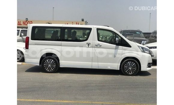 اشتري Imported Toyota Granvia White سيارة في Import - Dubai في Maseru اشتري Imported Toyota Granvia White سيارة في Import - Dubai في Maseru