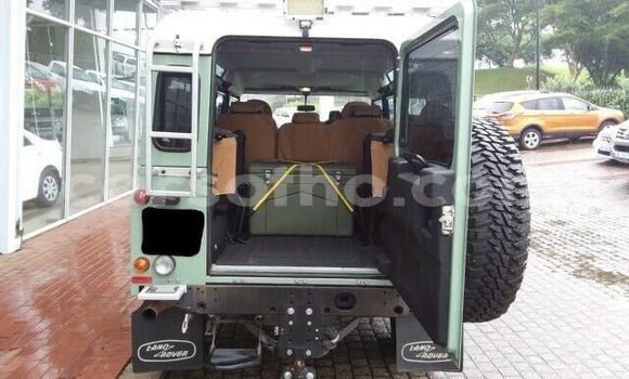 Acheter Occasion Voiture Land Rover Defender Vert à Maputsoa, Leribe Acheter Occasion Voiture Land Rover Defender Vert à Maputsoa, Leribe