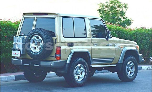 Buy Import Toyota Land Cruiser Beige Car in Import - Dubai in Maseru Buy Import Toyota Land Cruiser Beige Car in Import - Dubai in Maseru