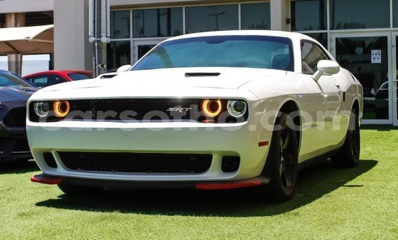 Sayi Imported Dodge Challenger White Mota in Import - Dubai a Maseru
