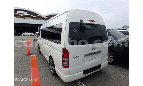 Acheter Import Voiture Toyota Hiace Blanc à Import - Dubai, Maseru Acheter Import Voiture Toyota Hiace Blanc à Import - Dubai, Maseru