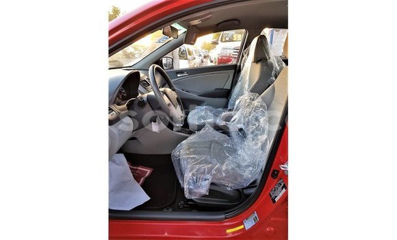 Sayi Imported Hyundai Accent Red Mota in Import - Dubai a Maseru Sayi Imported Hyundai Accent Red Mota in Import - Dubai a Maseru