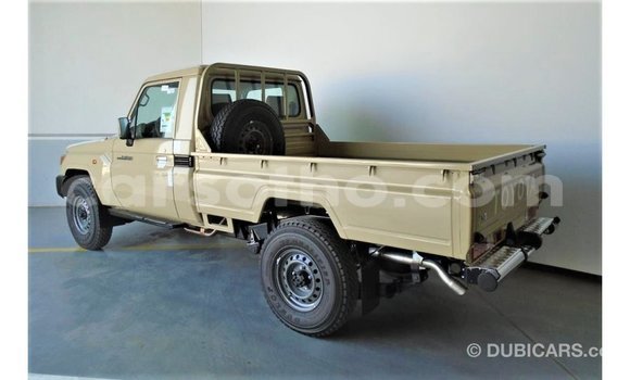 Acheter Import Voiture Toyota Land Cruiser Beige à Import - Dubai, Maseru Acheter Import Voiture Toyota Land Cruiser Beige à Import - Dubai, Maseru