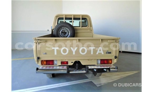 Acheter Import Voiture Toyota Land Cruiser Beige à Import - Dubai, Maseru Acheter Import Voiture Toyota Land Cruiser Beige à Import - Dubai, Maseru