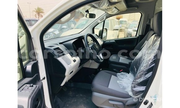 Sayi Imported Toyota Hiace White Mota in Import - Dubai a Maseru Sayi Imported Toyota Hiace White Mota in Import - Dubai a Maseru