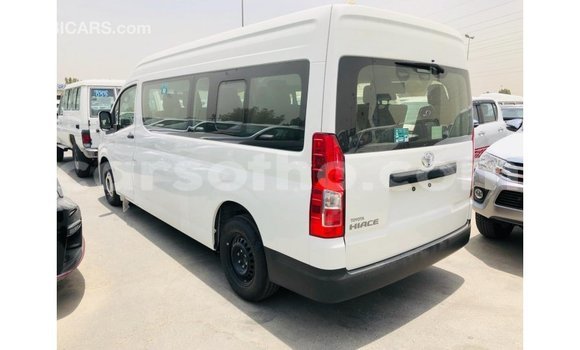 Sayi Imported Toyota Hiace White Mota in Import - Dubai a Maseru Sayi Imported Toyota Hiace White Mota in Import - Dubai a Maseru