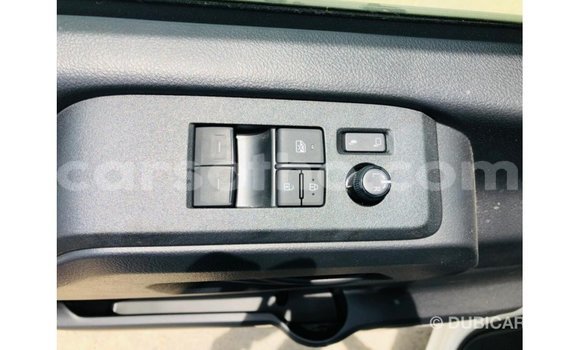 Sayi Imported Toyota Hiace White Mota in Import - Dubai a Maseru Sayi Imported Toyota Hiace White Mota in Import - Dubai a Maseru