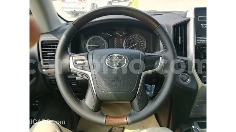 Big with watermark toyota land cruiser maseru import dubai 19017