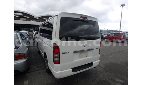Acheter Import Voiture Toyota Hiace Blanc à Import - Dubai, Maseru Acheter Import Voiture Toyota Hiace Blanc à Import - Dubai, Maseru