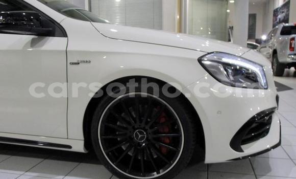 Sayi Na hannu Mercedes-Benz A-klasse AMG White Mota in Roma a Maseru Sayi Na hannu Mercedes-Benz A-klasse AMG White Mota in Roma a Maseru