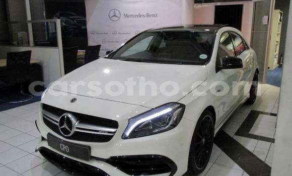 Sayi Na hannu Mercedes-Benz A-klasse AMG White Mota in Roma a Maseru Sayi Na hannu Mercedes-Benz A-klasse AMG White Mota in Roma a Maseru