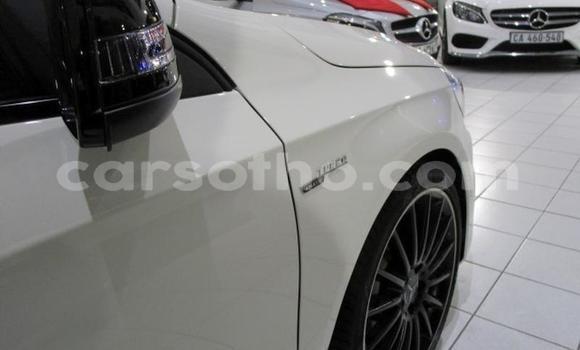 Sayi Na hannu Mercedes-Benz A-klasse AMG White Mota in Roma a Maseru Sayi Na hannu Mercedes-Benz A-klasse AMG White Mota in Roma a Maseru