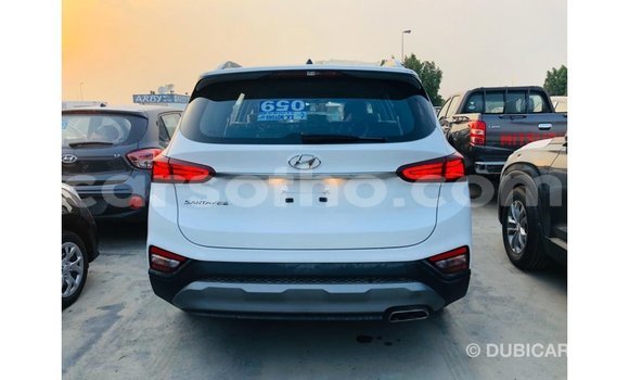 Acheter Import Voiture Hyundai Santa Fe Blanc à Import - Dubai, Maseru Acheter Import Voiture Hyundai Santa Fe Blanc à Import - Dubai, Maseru
