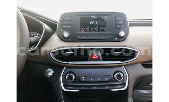 Acheter Import Voiture Hyundai Santa Fe Blanc à Import - Dubai, Maseru Acheter Import Voiture Hyundai Santa Fe Blanc à Import - Dubai, Maseru