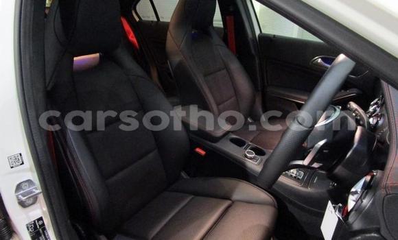 Sayi Na hannu Mercedes-Benz A-klasse AMG White Mota in Roma a Maseru Sayi Na hannu Mercedes-Benz A-klasse AMG White Mota in Roma a Maseru