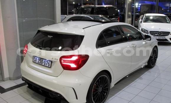 Sayi Na hannu Mercedes-Benz A-klasse AMG White Mota in Roma a Maseru Sayi Na hannu Mercedes-Benz A-klasse AMG White Mota in Roma a Maseru